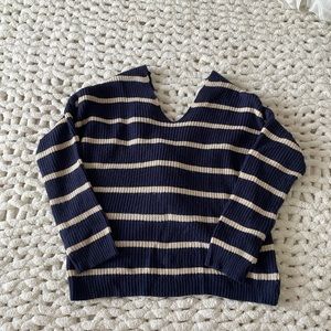 Sweater with knot detail in back